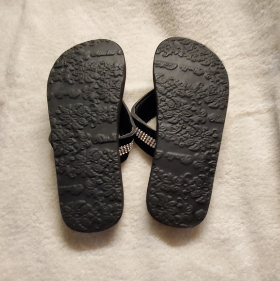 💜 Rustic Couture Flip Flops 💜 - Picture 3 of 3